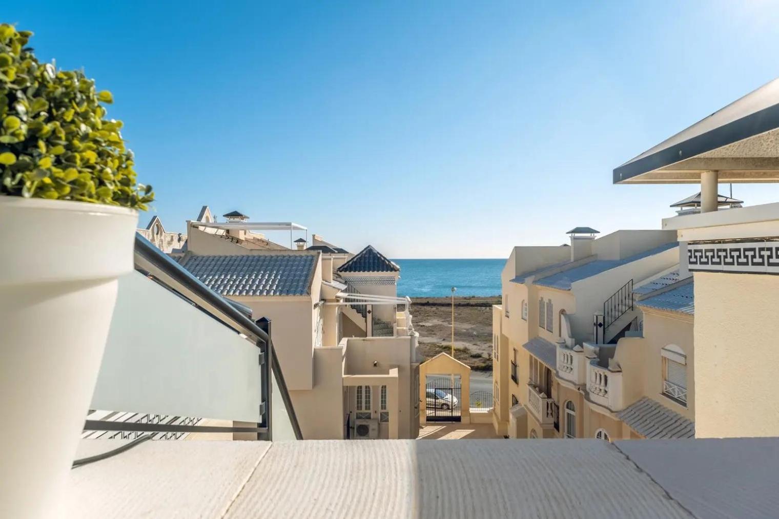 Amazing Penthouse On The Beach, Sea Views, Wifi, Airconditioning And Parking Torrevieja Zewnętrze zdjęcie